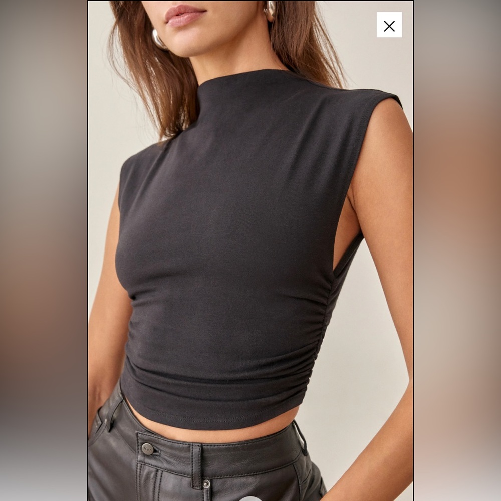 NWT Reformation Lindy knit top black size large
